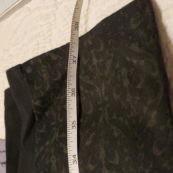 Lane Bryant Black leggings paisley front,solid Pointe knit fabric in back. - Picture 7 of 8